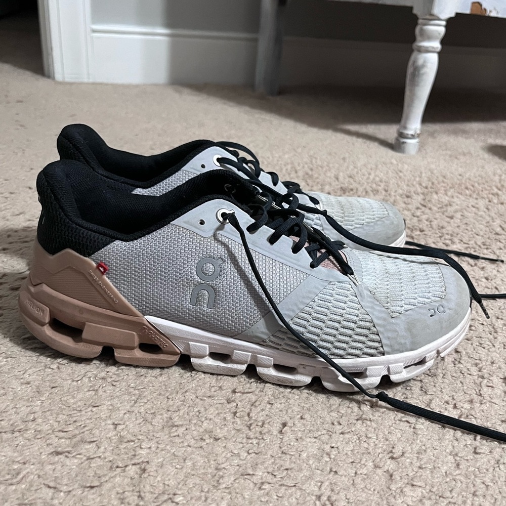 Women’s On Cloud Sneakers